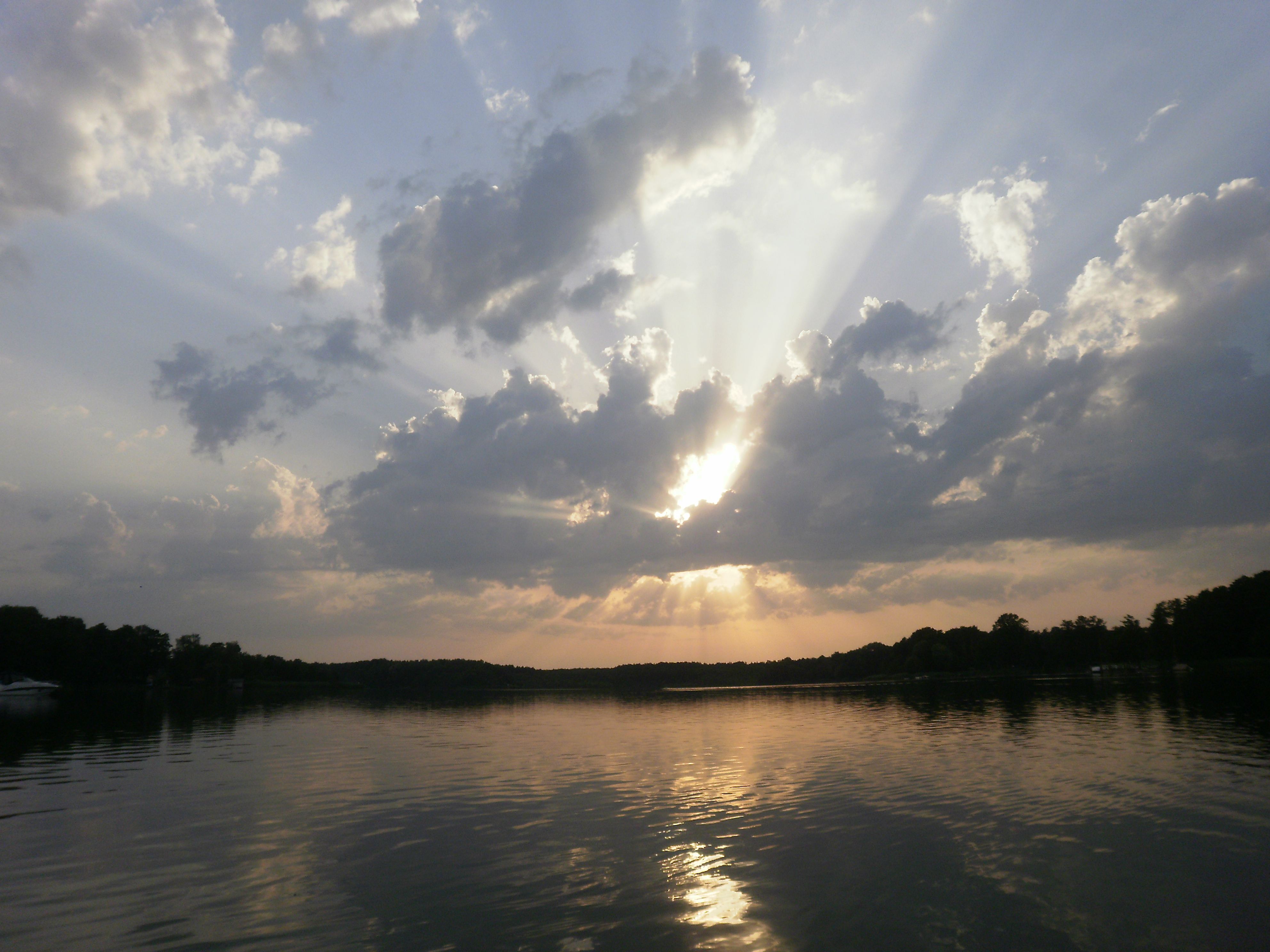 Sonnenuntergang mit Wolken